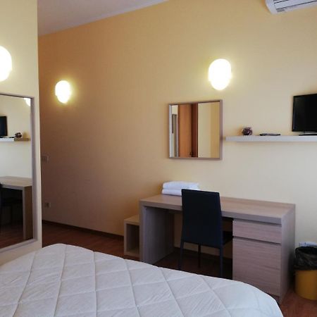 Albergo Roma Ланчано Екстериор снимка