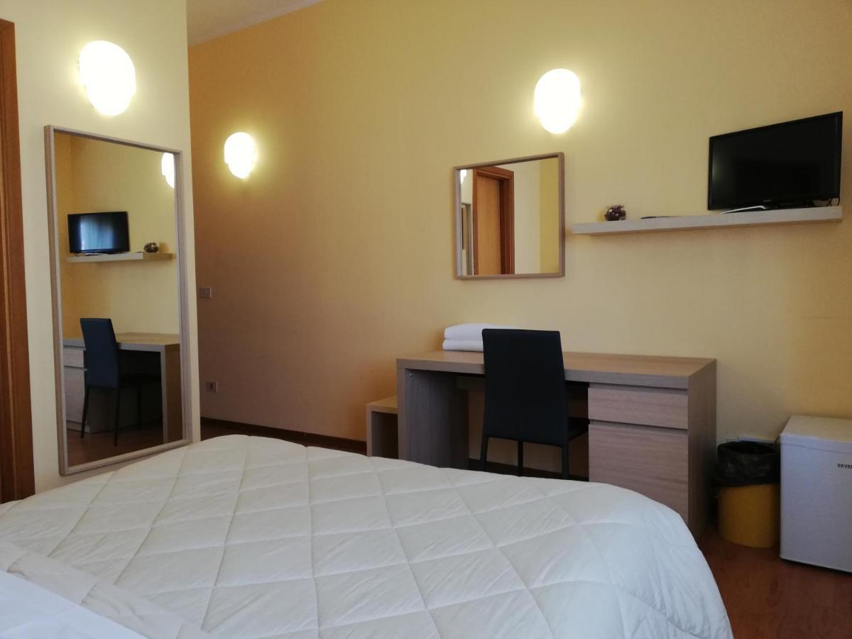 Albergo Roma Ланчано Екстериор снимка