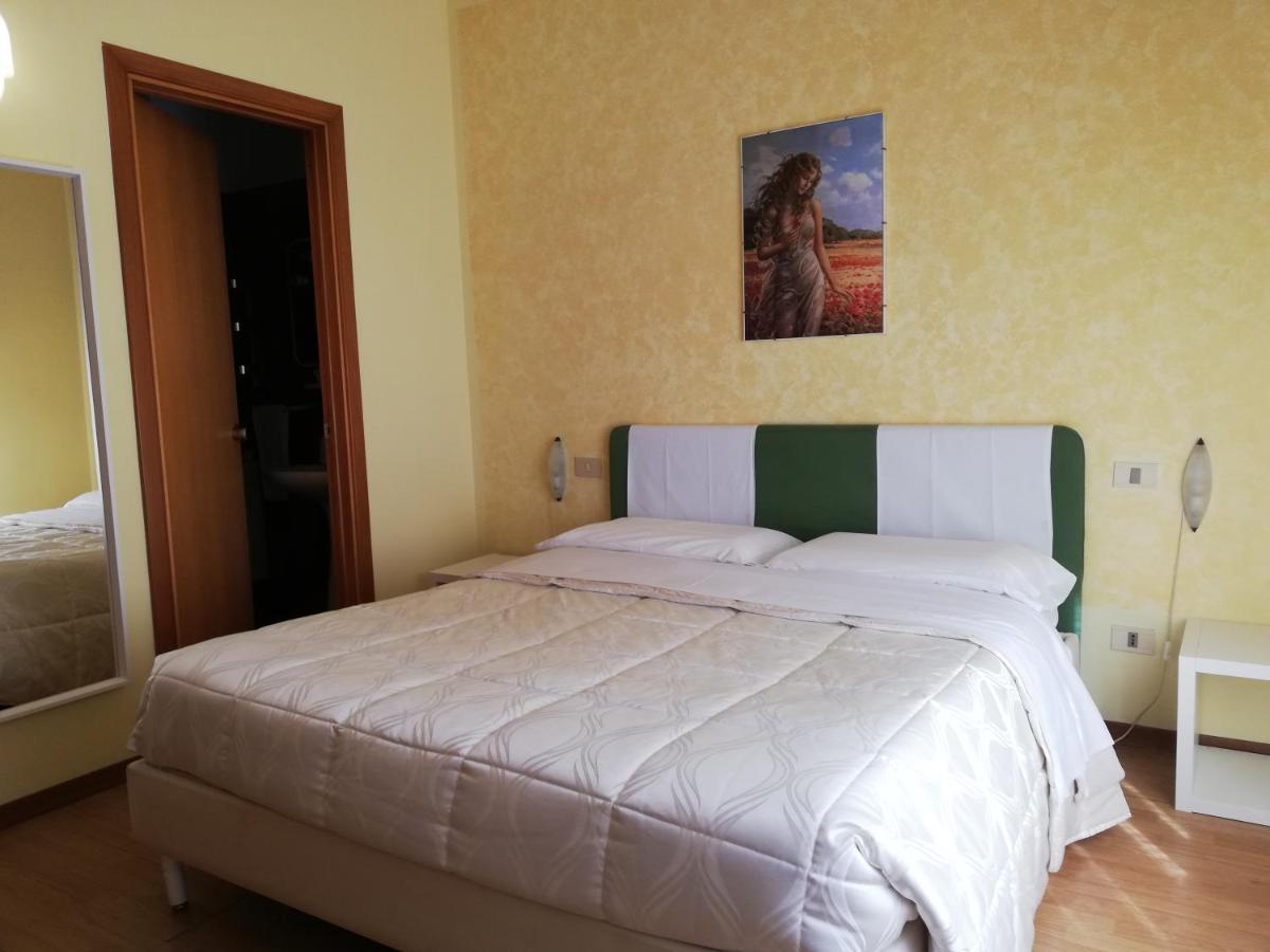 Albergo Roma Ланчано Екстериор снимка