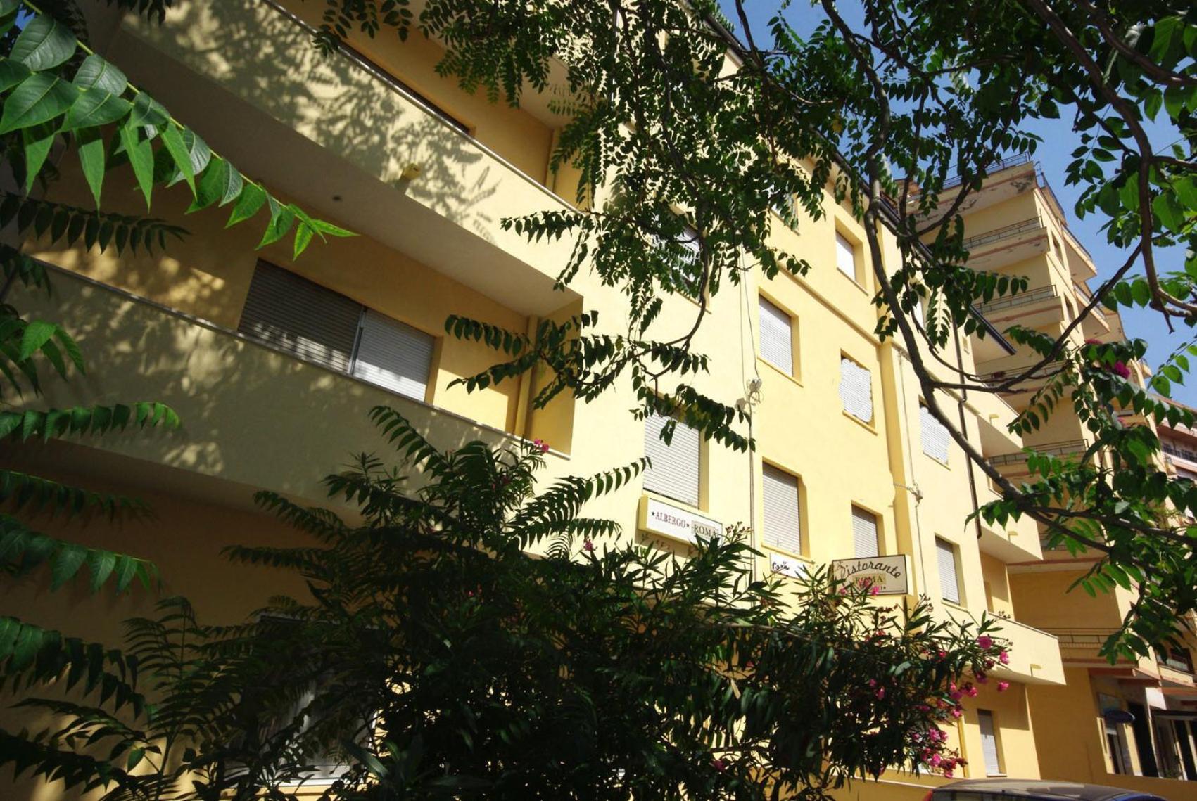 Albergo Roma Ланчано Екстериор снимка