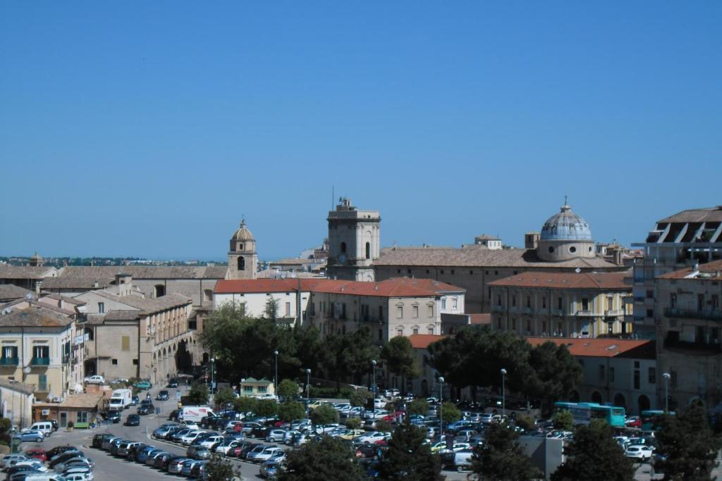 Albergo Roma Ланчано Екстериор снимка