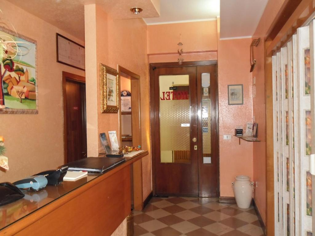 Albergo Roma Ланчано Екстериор снимка