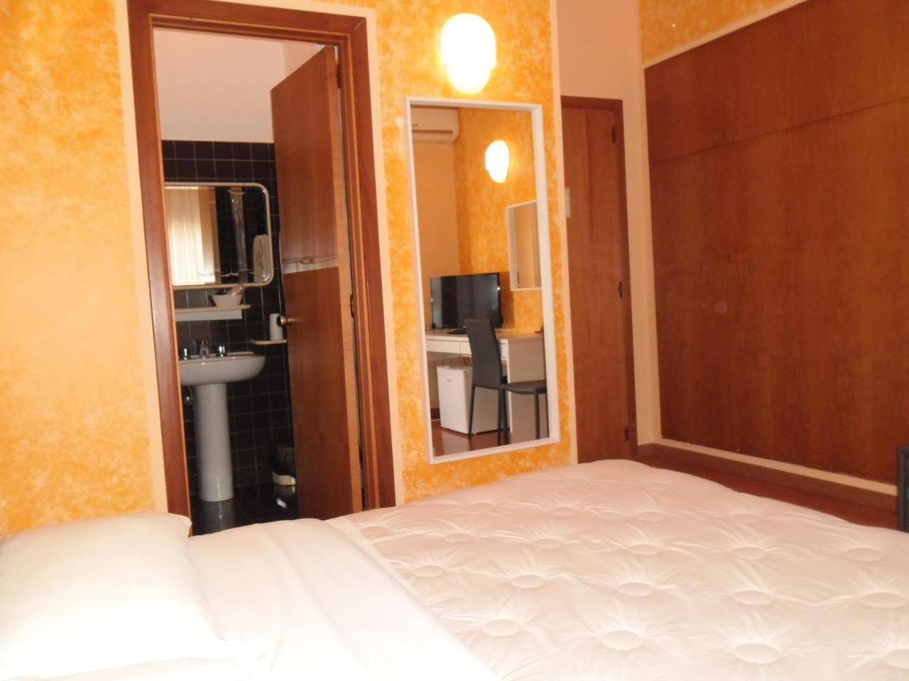 Albergo Roma Ланчано Екстериор снимка