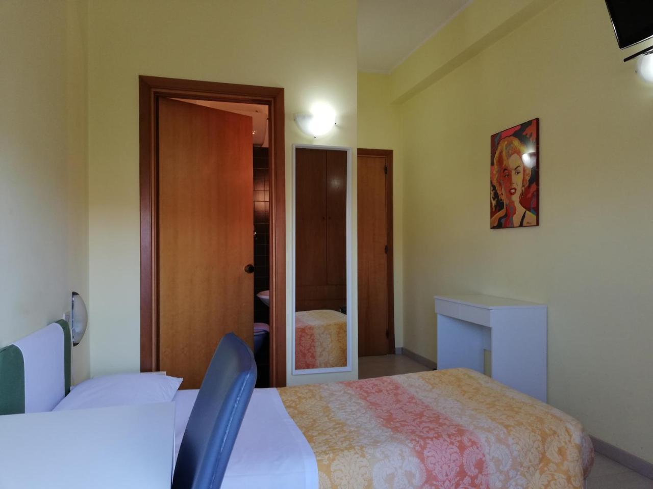 Albergo Roma Ланчано Екстериор снимка